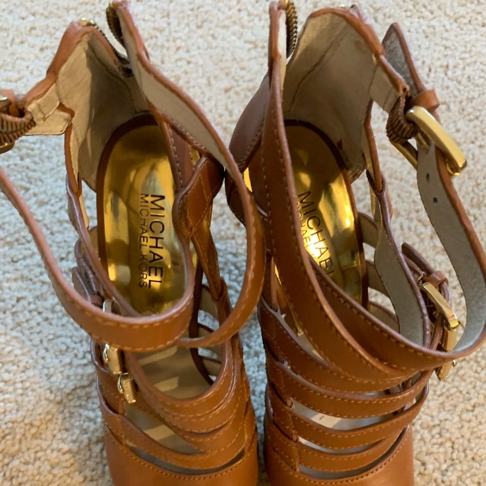 Strappy heeled sandals - Picture 2 of 3